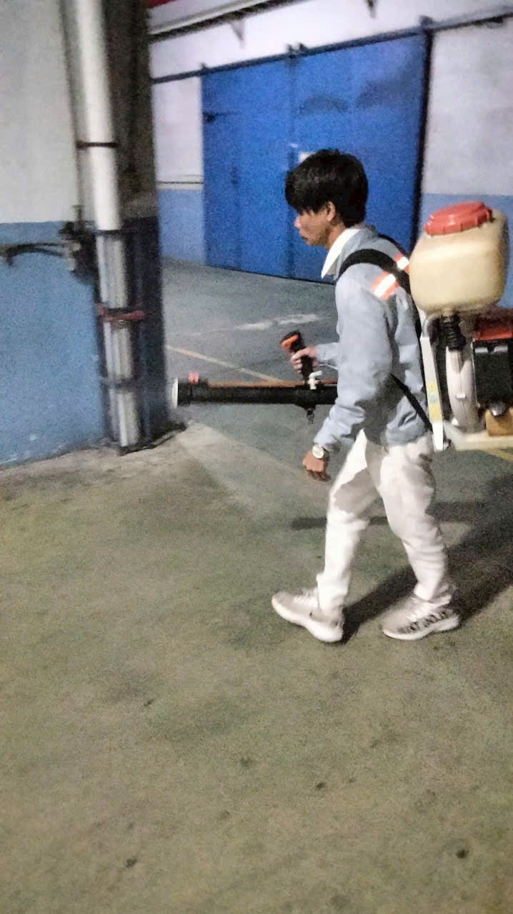 Phun thuốc diệt côn trùng cho kho xưởng tại Đông Anh