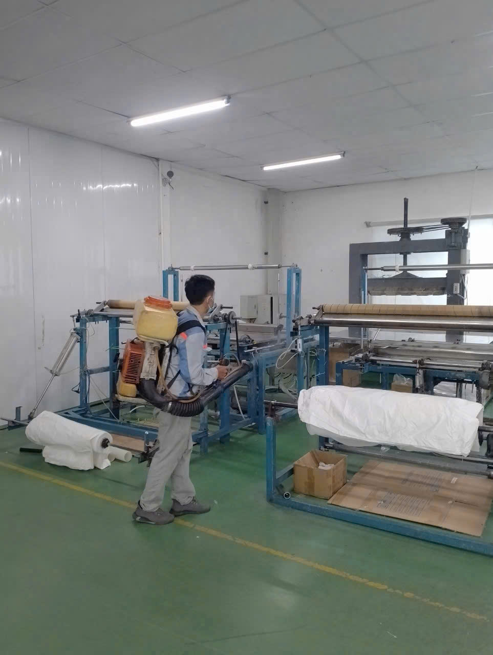 Phun thuốc diệt côn trùng cho cơ sở sản xuất tại Ba Vì